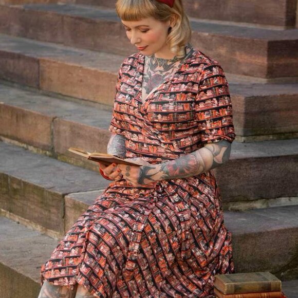 NWT Vintage-Inspired Cat & Book Wrap Dress, size 8 - Picture 3 of 15